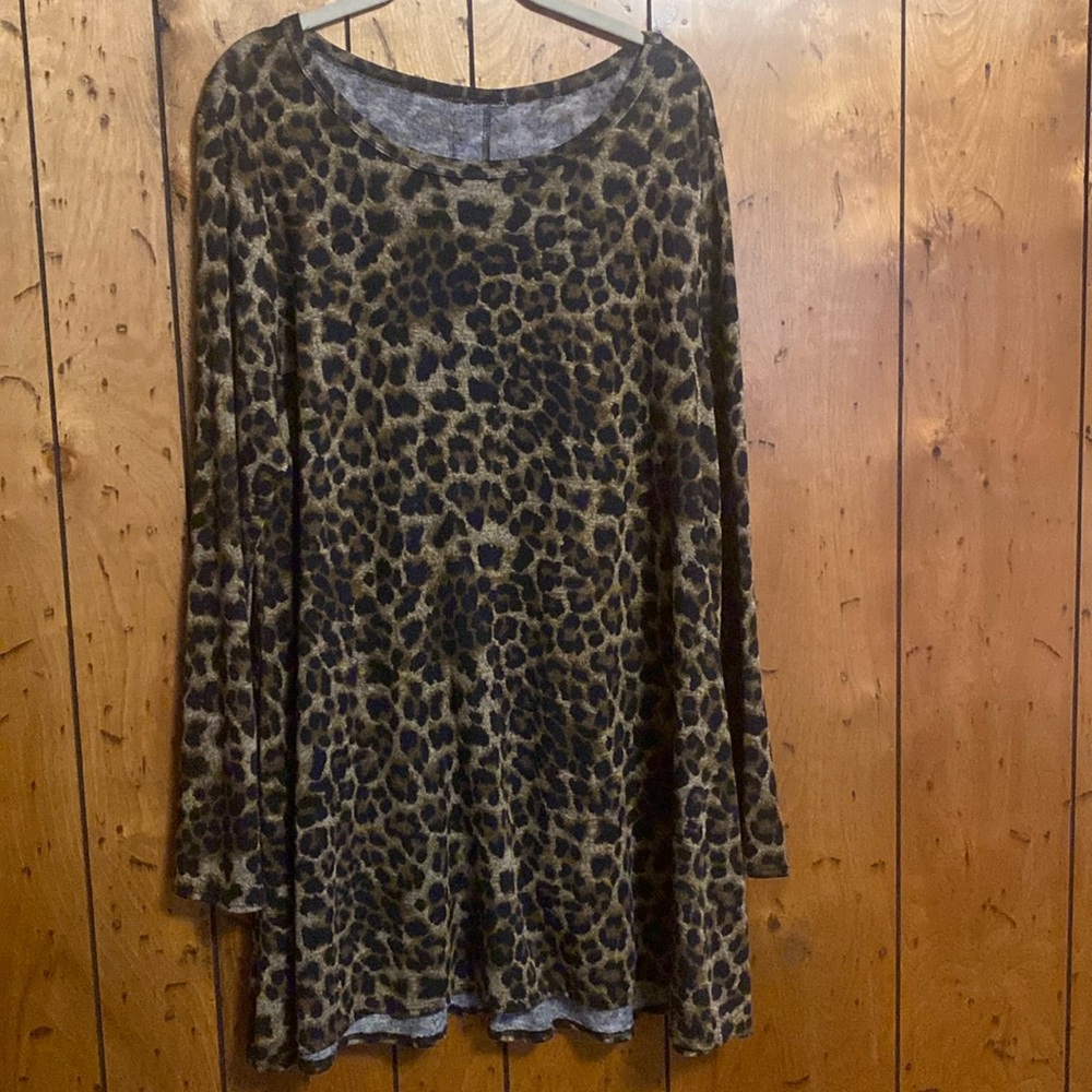 Plus size leopard print tunic